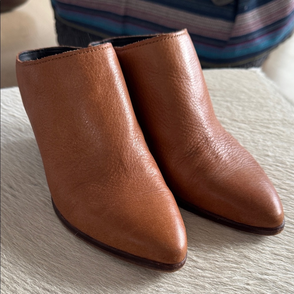 Dolce Vita Tan Leather Heeled Mules sz 9 EUC